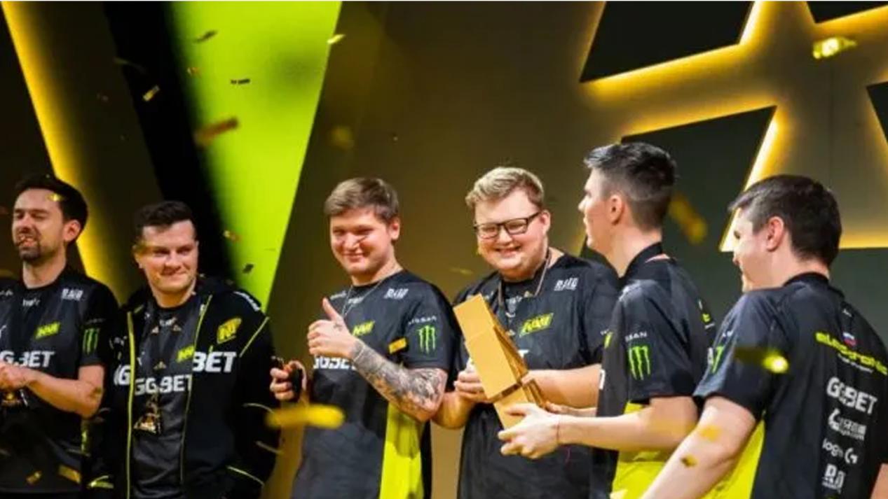 认为女性形 认为女性形