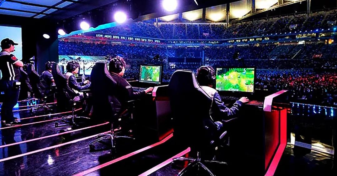 闪耀的前锋 闪耀的前锋