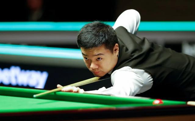 间指导年轻 间指导年轻